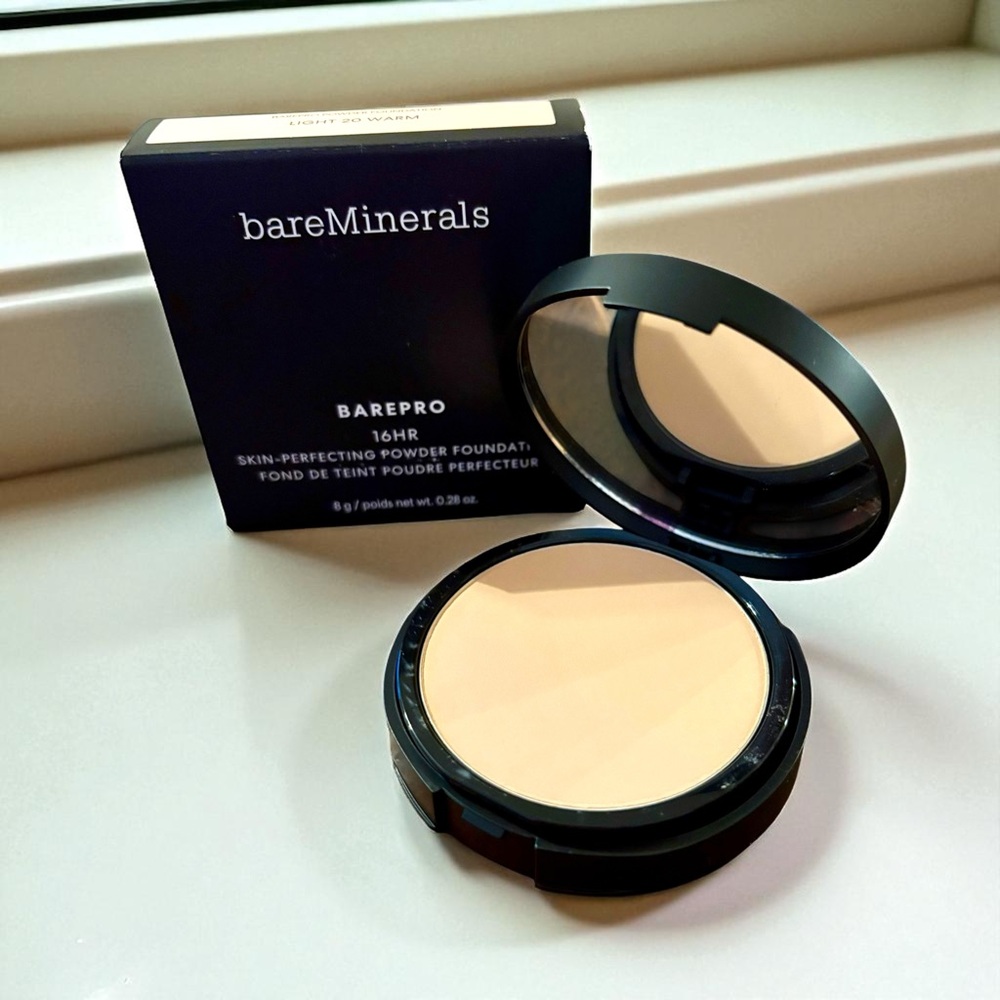 💎 bareMinerals BAREPRO 24HR Perfecting
Matte Powder Foundation Light 20 Warm